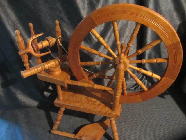 lot 12 image: Spinning Wheel