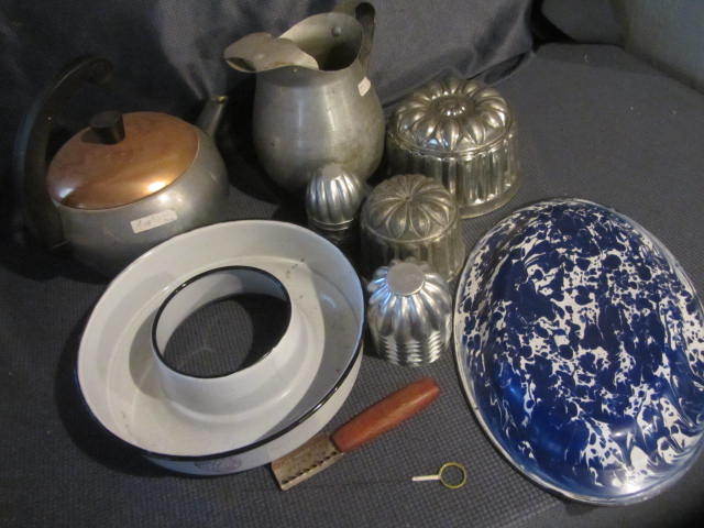 Enamel & Kitchenwares
