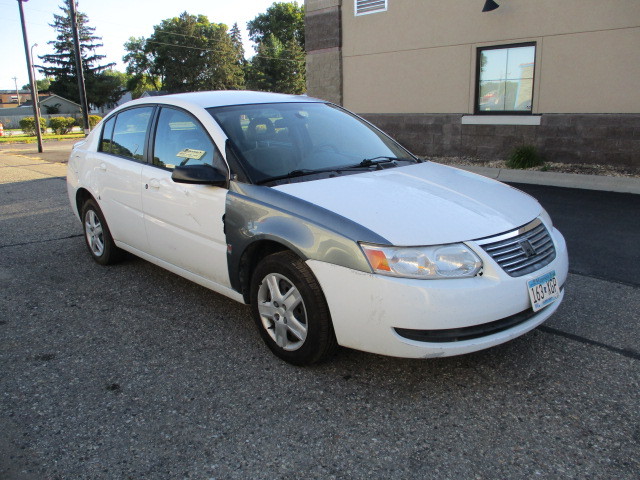 lot 2 image: 2007 Saturn Ion