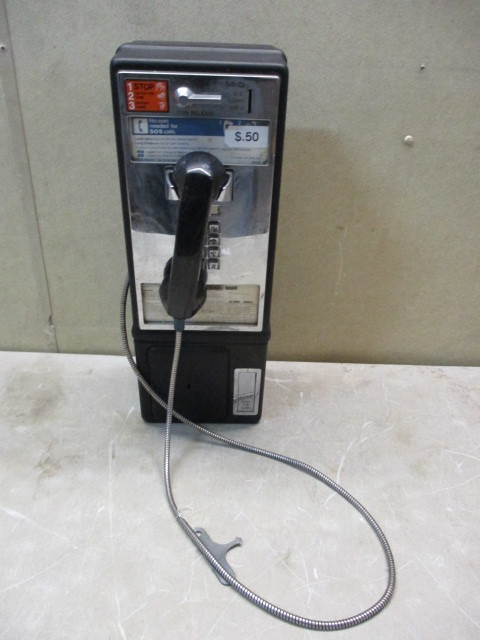 lot 30 image: Payphone