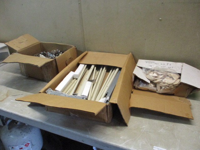 lot 42 image: Cabinet Hardware lot