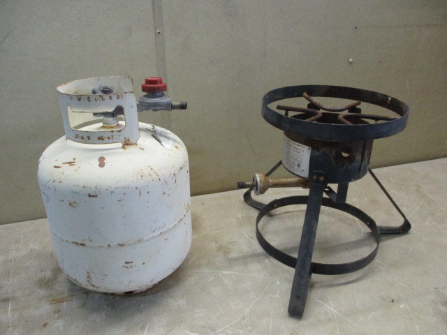 lot 57 image: Turkey fryer