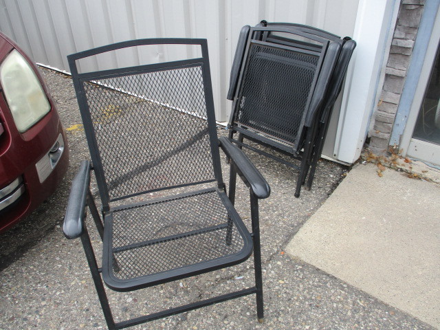 lot 63 image: Outdoor Chairs