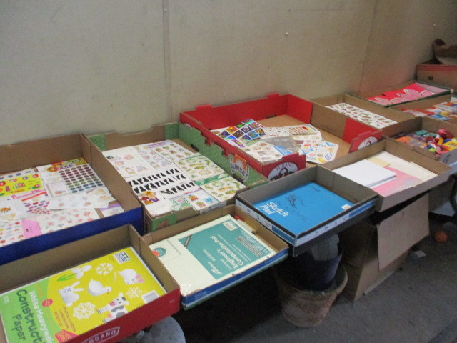 lot 71 image: Craft Supplies