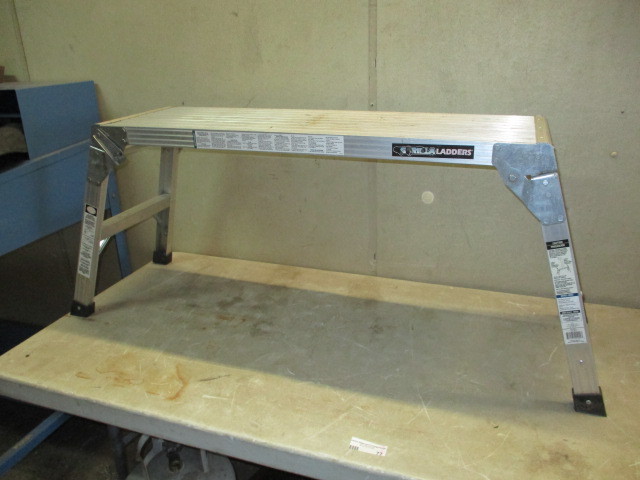 lot 77 image: Gorilla Step Work Ladder