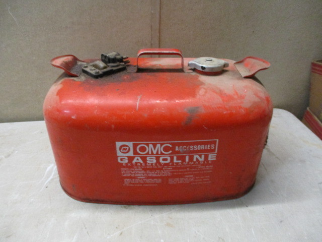 lot 105 image: OMC Boat gas tank