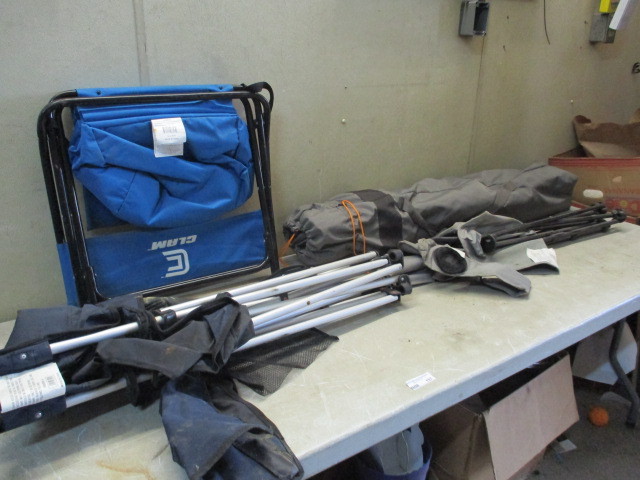 lot 117 image: Lawn Chairs