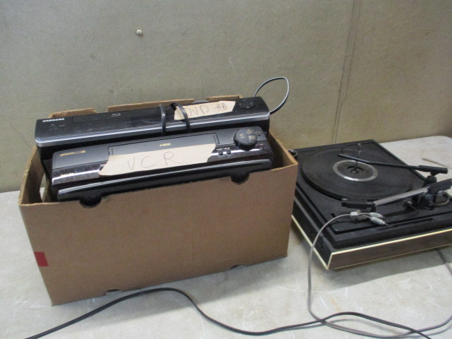 lot 120 image: Various Movie and Music Players