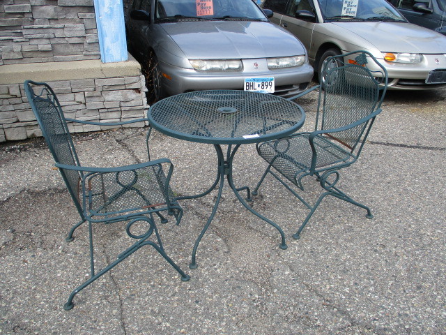 lot 139 image: Patio Table and Chairs