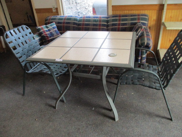 lot 141 image: Patio Table and Chairs