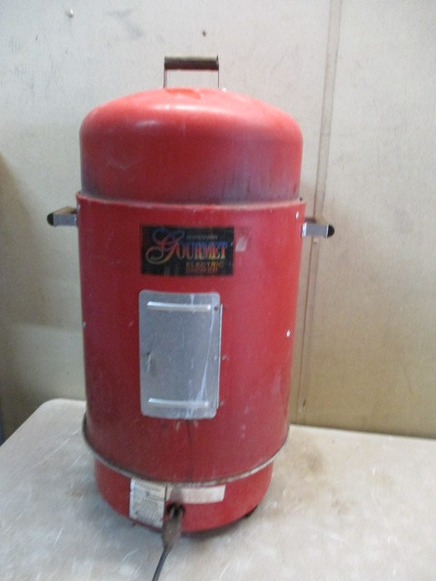 lot 143 image: Brinkman Electric Smoker
