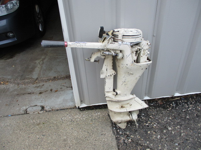 lot 151 image: 7.5 HP McCullough Outboard Engine