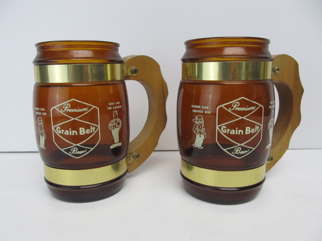 lot 18 image: Pair of Vintage GRAIN BELT Wood Handle Beer Glasses