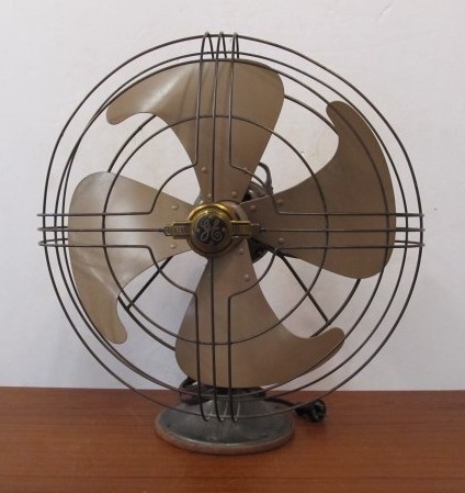 lot 41 image: Great Condition Vintage GENERAL ELECTRIC 3-Speed Fan