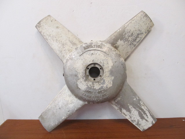lot 43 image: LARGE Old Vintage Industrial Farm Fan Model 1028