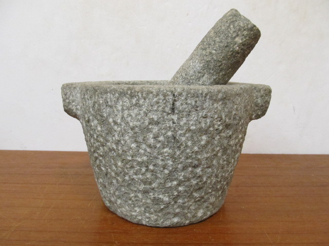 lot 49 image: Vintage Cement Mortar & Pestle