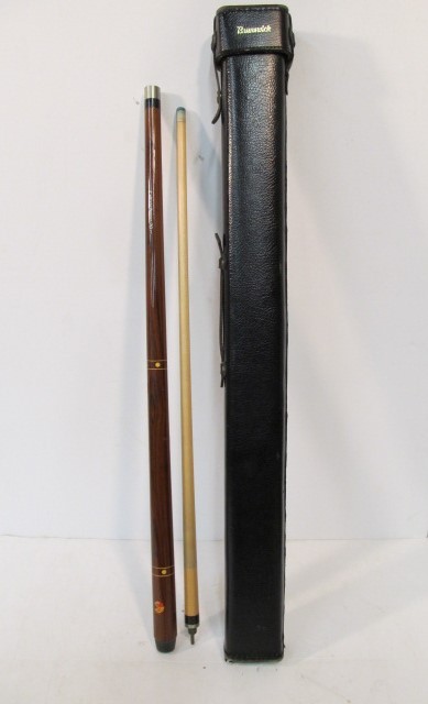 lot 61 image: Nice Vintage Pool Cue wBrunswick Case
