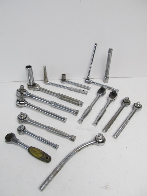 lot 99 image: Lot of 14 Socket Wrenches