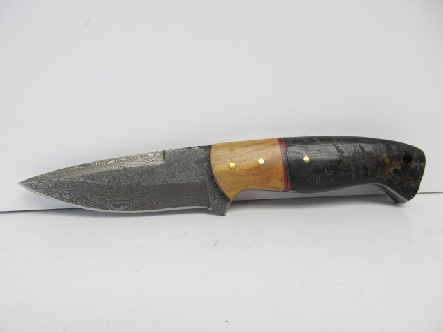 lot 118 image: Hand Made Bone Handle Knife wDamascus Steel Blade & Custom Leather Sheath