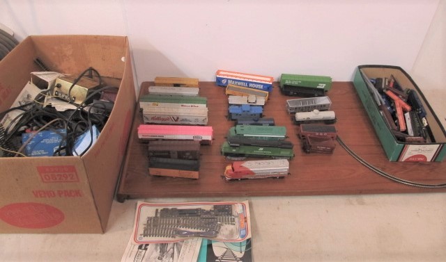 lot 101 image: Lot of Assorted vintage HO & N Gauge Trains