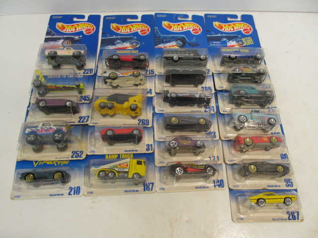 lot 104 image: Lot of 20 NIB Hot Wheels 