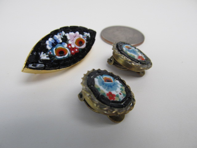 lot 139 image: Vintage 1950s Italian Micromosaic Brooch & Earring Set