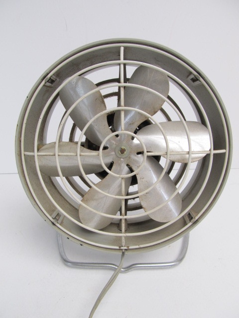 lot 293 image: Working Vintage GE Desk Fan