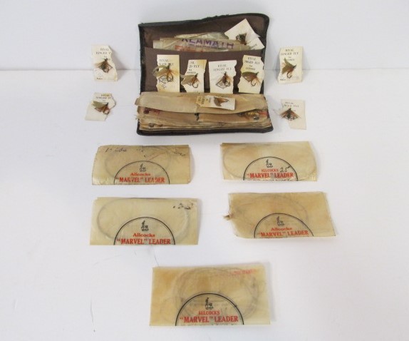 lot 266 image: Large Lot of Old Vintage NOS etc Fly Fishing Lures etc