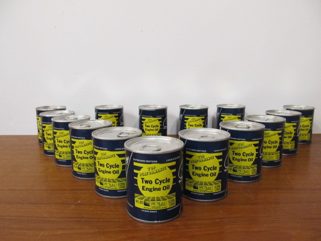 lot 269 image: Large Lot of Vintage 1970s Outboard MotorChainsaw 2 Cycle Oil Cans