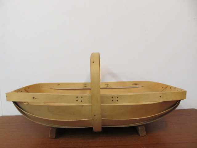 lot 215 image: Mid Century English SUSSEX TRUG Basket