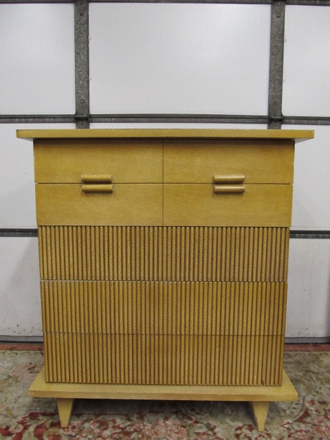 lot 222 image: Mid Century Oak Dresser By American of Martinsville