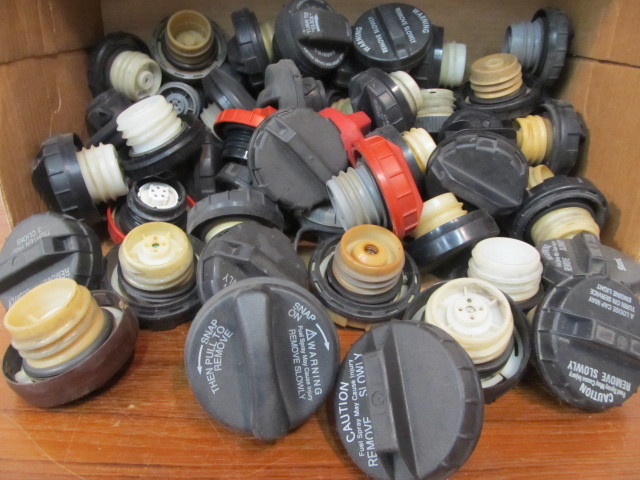 lot 230 image: LARGE Lot of Assorted Gas Caps