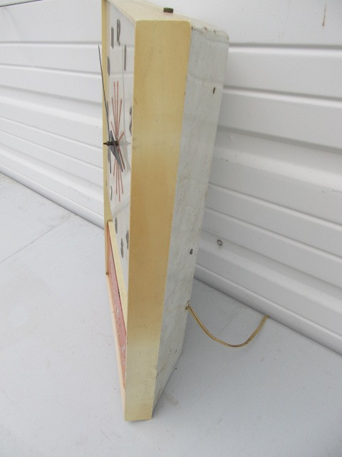 lot 256 image: Vintage 1960s Coca Cola Advertising Clock Sign