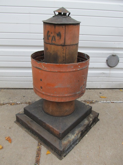 lot 289 image: Original WW2 Era Rooftop Air Raid Siren