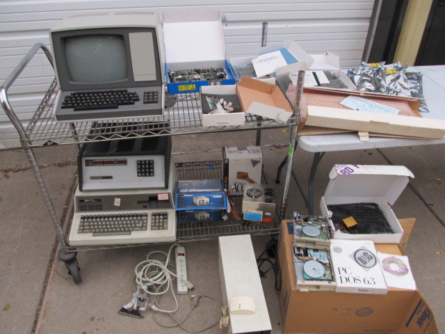 lot 250 image: LARGE Lot of Vintage Computers & Accessories - Heathkit etc