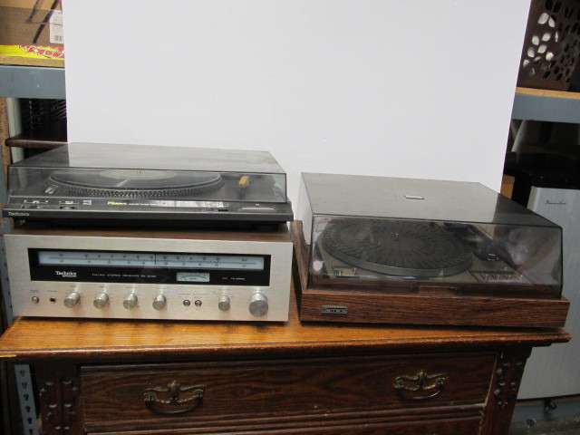 lot 299 image: Vintage Technics Turntable & Stereo Receiver wGarrard Turntable
