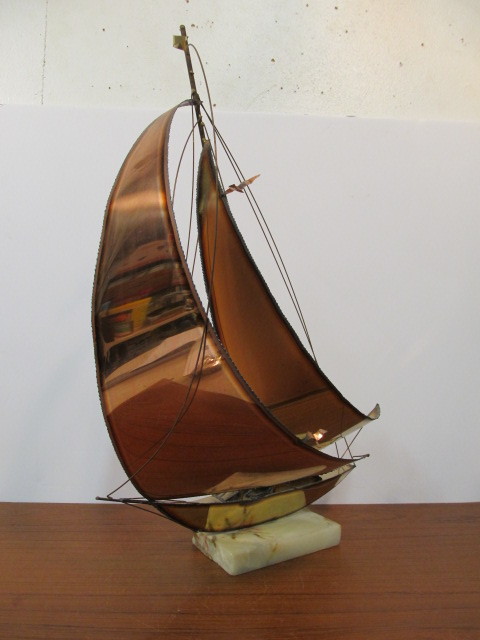 lot 17 image: LARGE Vintage Signed 28 Brass Sailboat Sculpture on Marble Base
