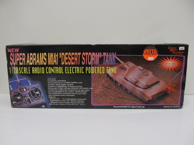 lot 39 image: Large Super Abrams M1A1 Desert Storm Radio Controlled Tank
