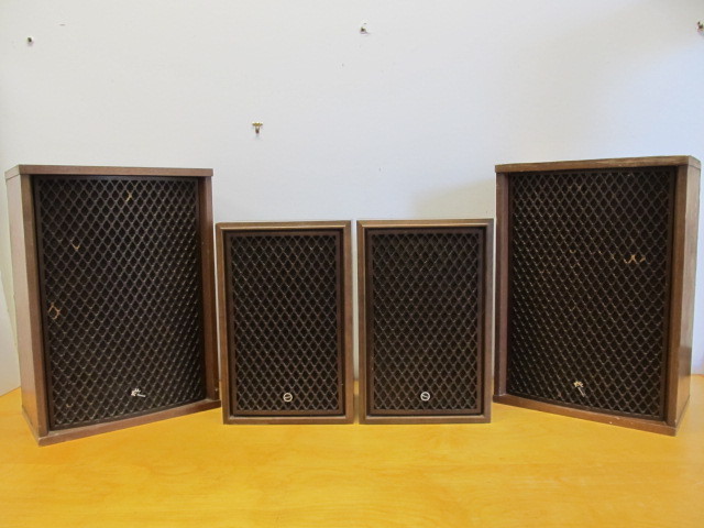 lot 104 image: Set of 4 Vintage SANSUI Speakers - SP-50 & SP-3500
