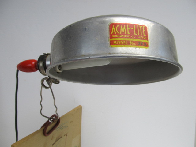 lot 68 image: Working Vintage ACME-LITE Workshop Light