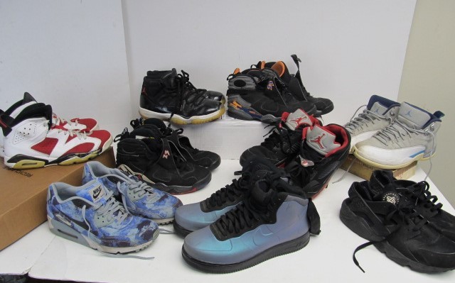 lot 71 image: 9 Pairs of Mens Basketball etc Shoes - Nike & Jordan - Size 9.5