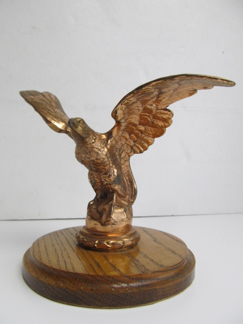 lot 105 image: Vintage Mounted Cast Metal Eagle Statue