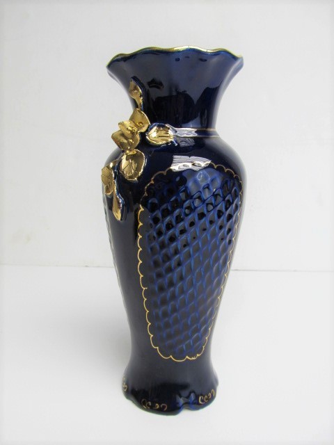 lot 106 image: Vintage Russian Cobalt Blue Art Pottery Vase