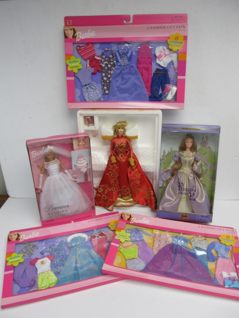 lot 154 image: Group of Special Edition Barbie Dolls & Outfits