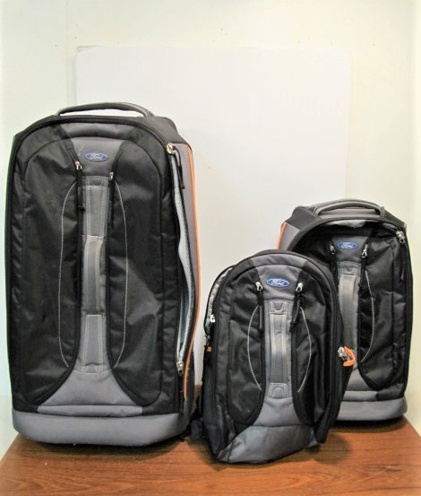 lot 194 image: 3-Piece FORD Logo Luggage Set
