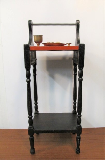 lot 210 image: Vintage Painted Wood Smoking Stand