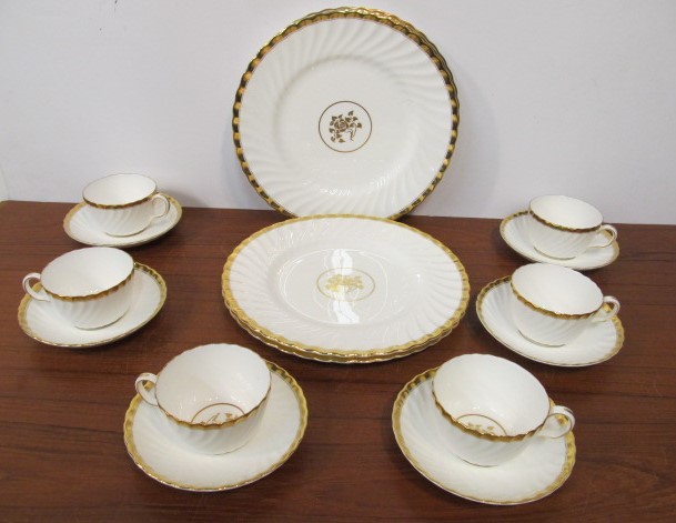 lot 224 image: MINTON GOLD ROSE Dinner Plates and Tea Cups Saucers Scalloped Set
