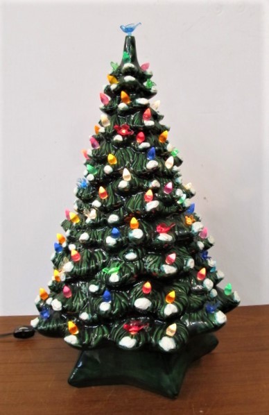 lot 227 image: Vintage 1977 Ceramic Light Up Christmas Tree w Music Box