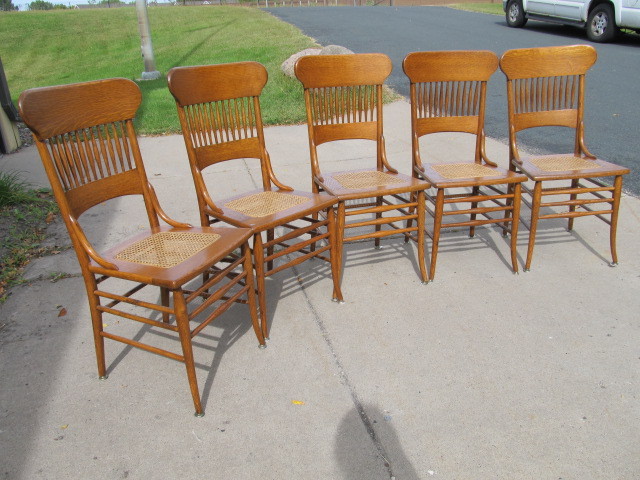 lot 235 image: Nice Set of 5 Vintage Oak Cane Seat Dining Chairs