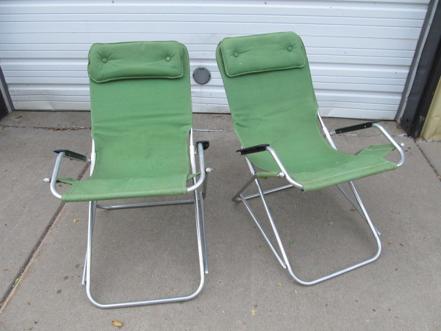lot 236 image: Vintage Retro 1970s Aluminum Gliding Lawn Chairs